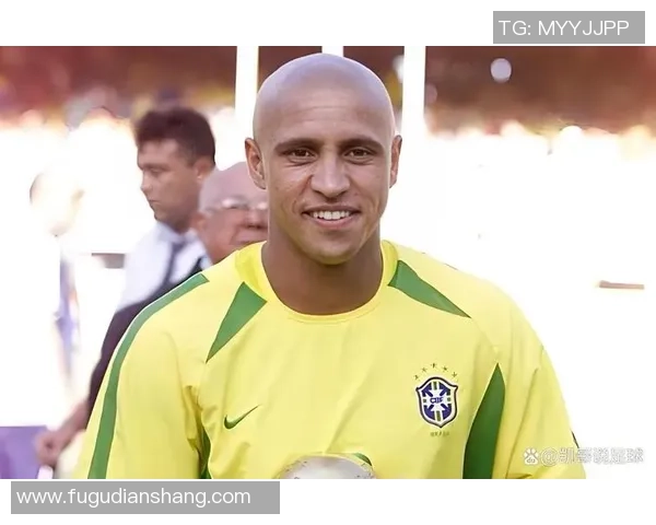 世界上最早足球明星卡片揭秘 见证足球历史的珍贵瞬间