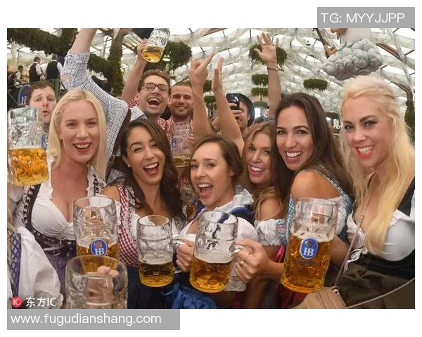 慕尼黑啤酒节足球球星聚集庆祝盛事 展现魅力与激情